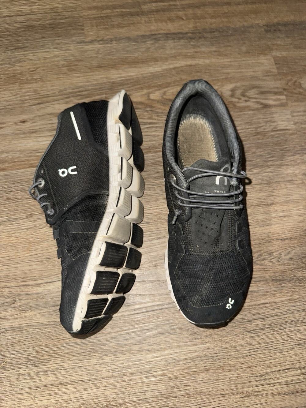 On Cloud Womens Running Shoes Size 6.5 Black White Sneakers Athletic Walking